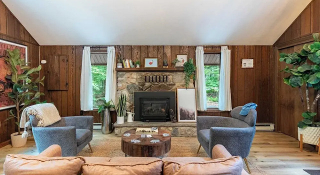 Lakeshore Oasis by Avantstay Private Beach, Views, Hot Tub, Volleyball, Book Feriehus Sommerhuse i Monroe County, Hytte