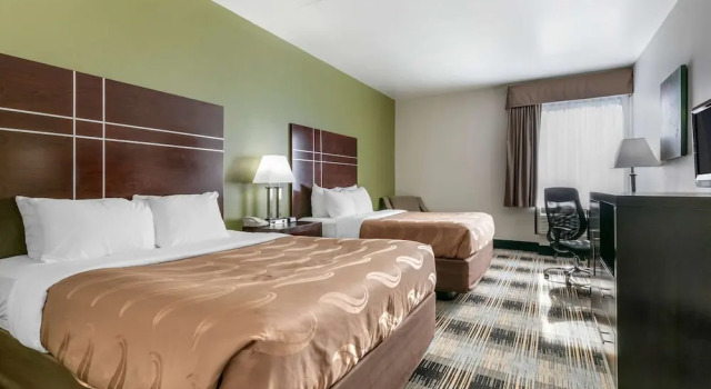 Четырёхместный номер Standard Quality Inn Cape Girardeau North