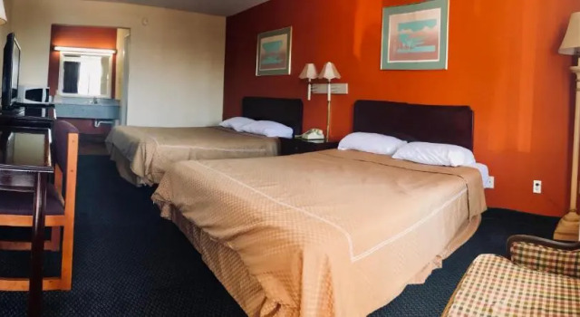 Четырёхместный номер Standard Executive Inn Texarkana