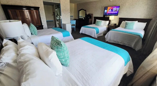 Семейный номер Standard с видом на внутренний двор Gaidos Seaside Inn