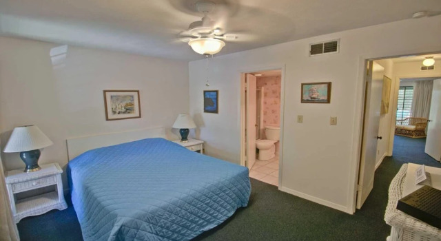 105 Las Brisas Poolside Condo 2 Bedroom Condo by RedAwning, Rezerwuj Hotel Hotele w Padre Island z parkingiem, Parking