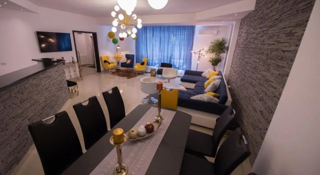 Karina 2, Varaa Hotelli Hotellit Mamaia-Sat pysäköinnillä, Pysäköinti