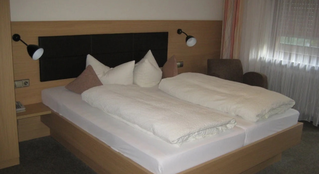 Двухместный номер Standard с балконом Hotel Zur Linde