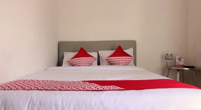 Номер Standard OYO 1456 Hotel Garuda