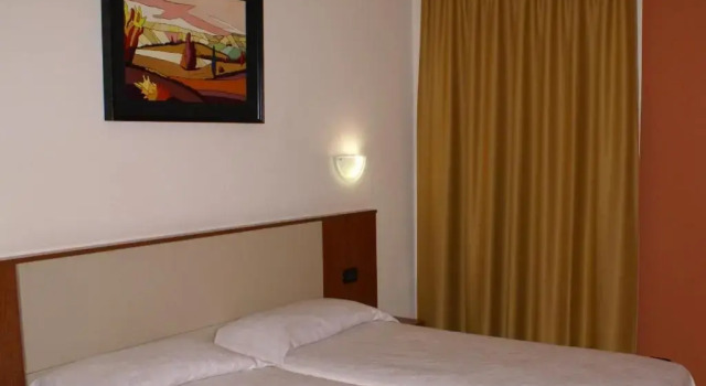 Eco Art Hotel Statuto, Prenota Hotel Stazione Porta Susa Torino, vicino a Stazione metro Bernini