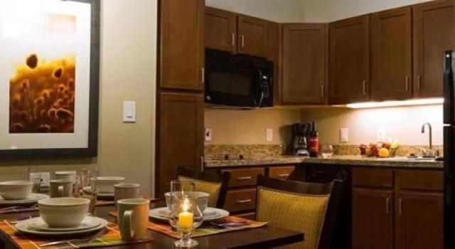 Люкс Deluxe Teddys Residential Suites New Town