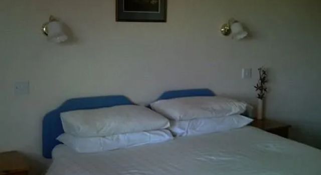 The Rhiconich Hotel, Varaa Hotelli  