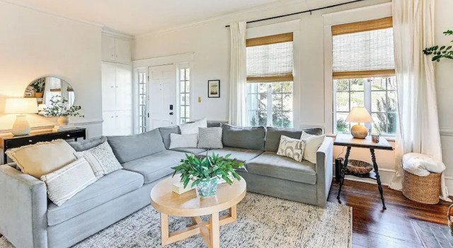 Main Street Elkin Retreat: Home w/ Backyard Oasis, Buchen Sie Ferienhaus Elkin North Carolina