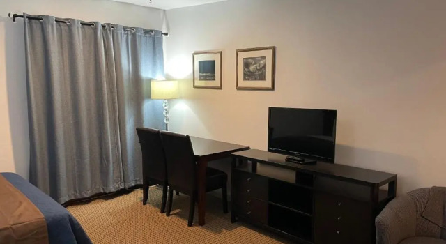 Четырёхместный номер Standard Valley Hi Hotel