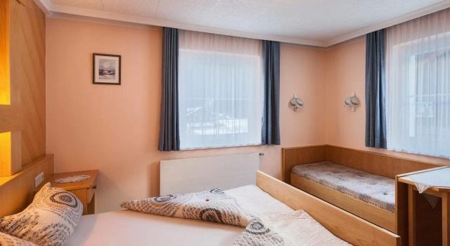Haus Brigitta, Rezerwuj Hotel Hotele w Tyrol z parkingiem, Parking