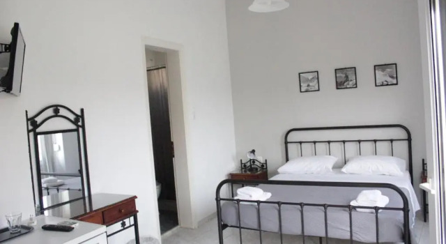 Hotel Delfini, Book Hotel Adamas Milos