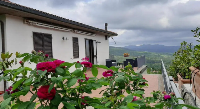 Коттедж Annina house
