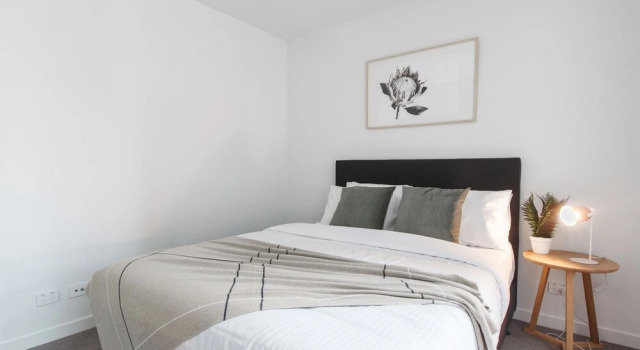 The Harvard 5 - New - Easy Transport, Book Hotel Melbourne 