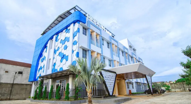 Hexton Hotel Lampung by Amazing, Book Hotel Cheap Hotels in Sumatra