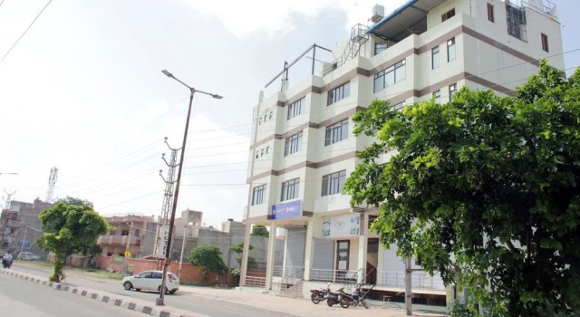 OYO 6915 Hotel Marwar Regency, Забронировать Отель Отели штата Раджастхана с парковкой, Парковка
