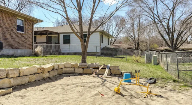 Коттедж Family-friendly Lincoln Home w/ Sandbox & Grill!