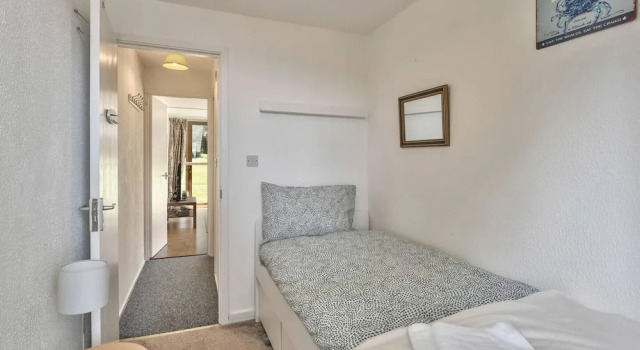 The Lookout, Sunny Beach Retreat, Sleeps 5 Guests
