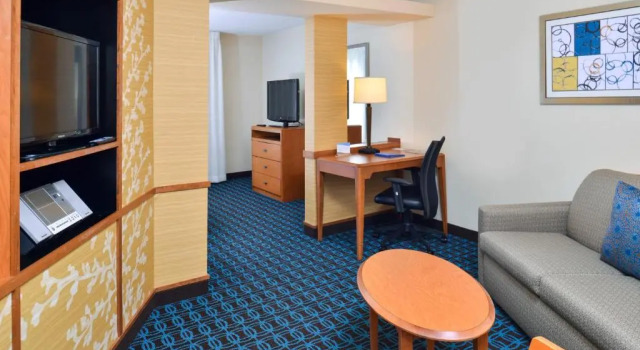 Люкс Fairfield Inn and Suites by Marriott Birmingham / Bessemer
