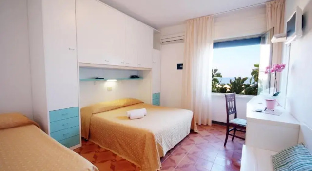 Трёхместный номер Standard с видом на море Hotel La Stella