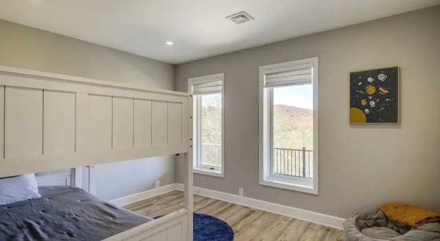 Lafollette Home: Community Pool & Mountain Views!, Prenota Villa La Follette Tennessee