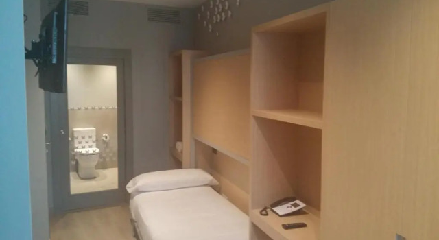 Четырёхместный номер Standard с балконом Hotel Atalaia