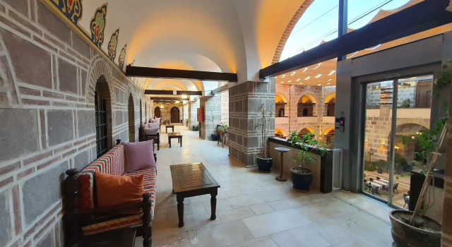 Cesme Kanuni Kervansaray Historical Hotel