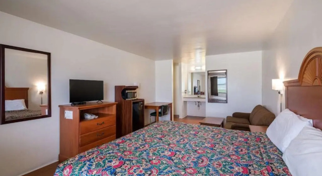 Люкс Deluxe Americas Best Value Inn Lockhart TX