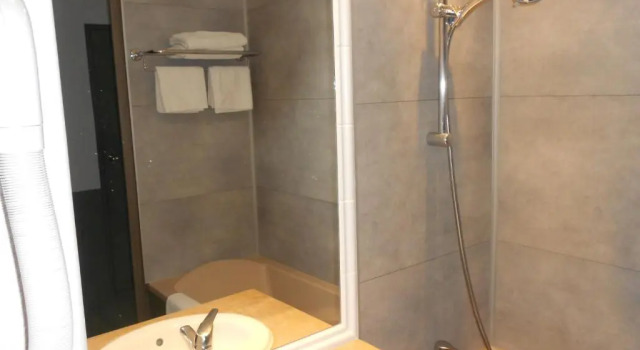 Трёхместный номер Standard LE M HOTEL & SPA HONFLEUR
