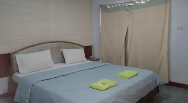 N.E.apartment2, Varaa Huoneisto Hotellit North-Eastern Thailand pysäköinnillä, Pysäköinti