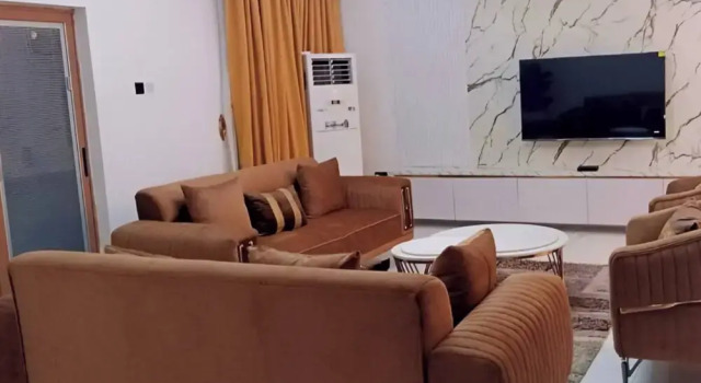 Апартаменты с 3 комнатами с балконом Luxurious Abuja Apartment With Modern Amenities