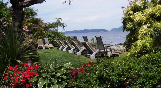 Люкс с 2 комнатами Qualicum Breeze Beach Resort