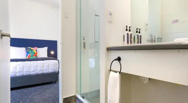 Двухместный номер Economy с балконом Urban Lounge Sleepery, SureStay Collection by BW