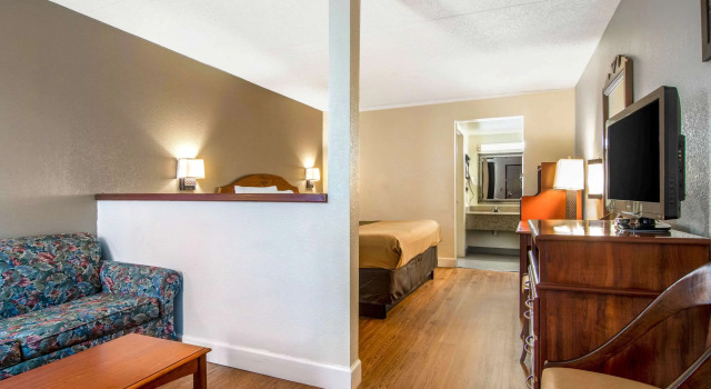 Двухместный люкс Econo Lodge Inn & Suites near Chickamauga Battlefield