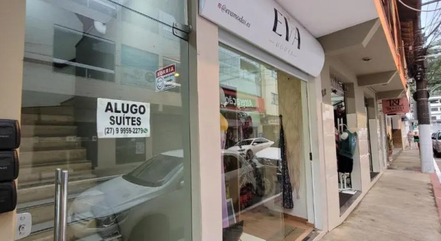 Suite climatizada, ao lado da praca principal