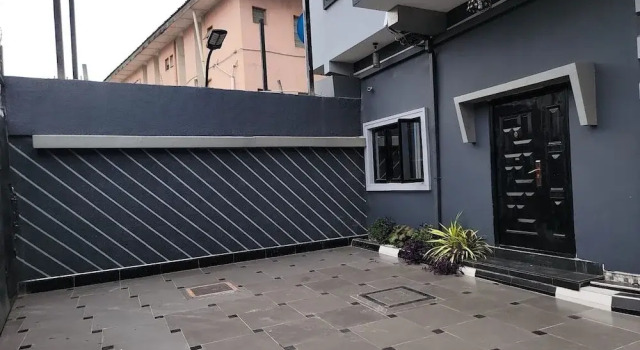 House 44