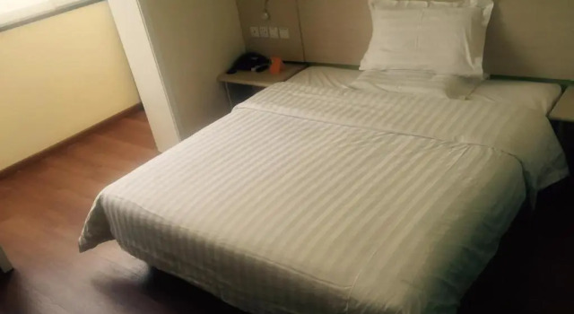 Номер Standard 7 Days Inn Tianjin Jiaotong University Caozhuang Subway Station Branch