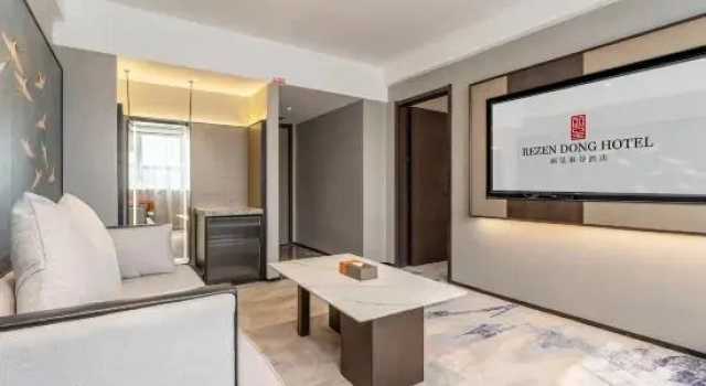 Люкс Business Rezen Dong Hotel (Xi'an Railway Station Wulukou Subway Station Bell Tower Area)