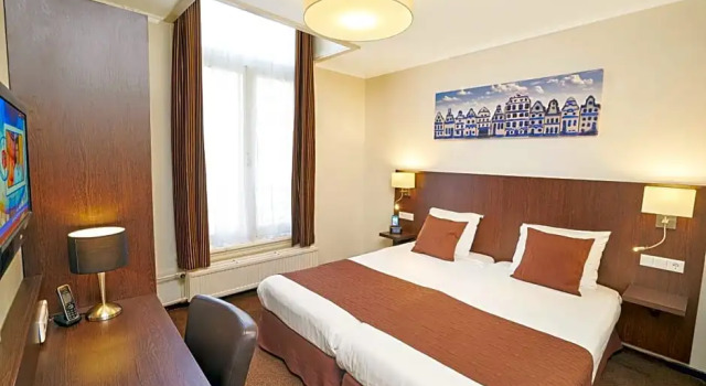 Номер Standard с видом на канал Hotel Nes Amsterdam