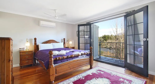 River Verse - On the Ovens, Book Hotel Porepunkah Victorian High Country