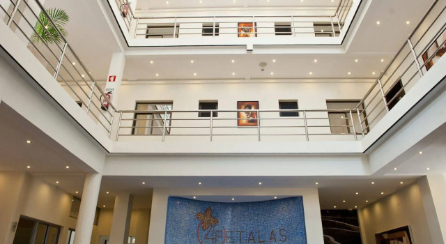 Hotel Quatro Pétalas