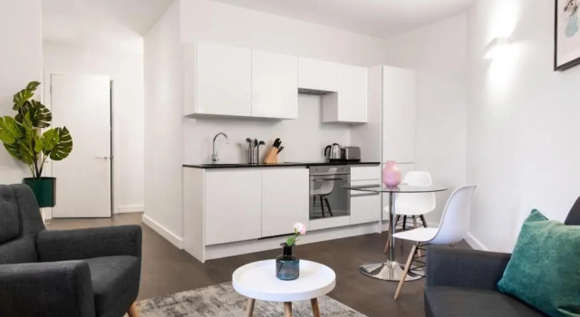 Студия Abbott House by Viridian Apartments