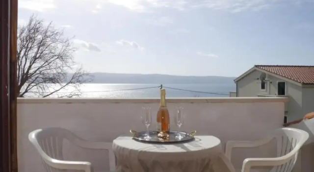 Студия Dugi Rat Seaside Apartments