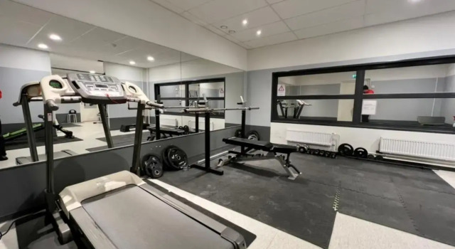 Suite - King Size Bed - Gym&Wifi - Indoor Parking, Забронировать Отель Отели Рованиеми с парковкой, рядом с Rovaniemi Church, Парковка