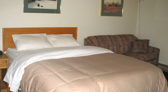 Colonial Inn