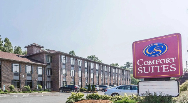 Номер Standard Comfort Suites Boone - University Area