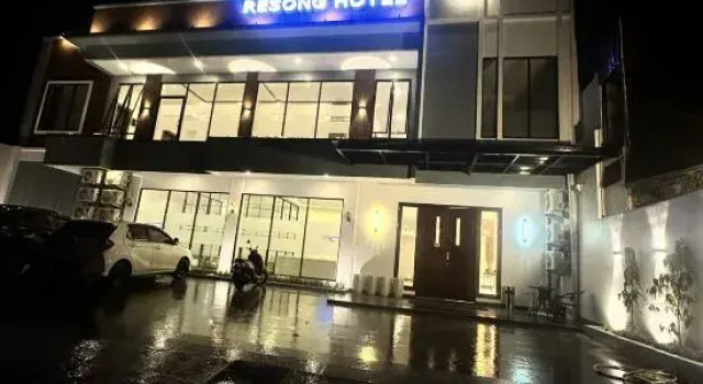 Resong Hotel, Rezerwuj Hotel Padang Sumatra