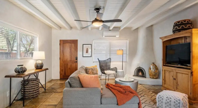 Коттедж с 2 комнатами Reposado - Kiva Fireplace, Walk Everywhere, Adorable Patio