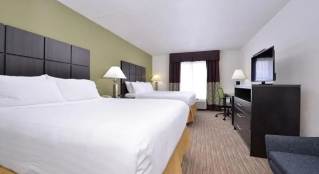 Четырёхместный номер Standard Holiday Inn Express Hotel & Suites Mooresville - Lake Norman by IHG