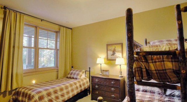Camp Eastwood, Boek Hotel Lake Placid 