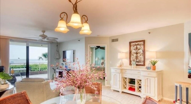Som 112 - Somerset 2 Bedroom Condo by Redawning